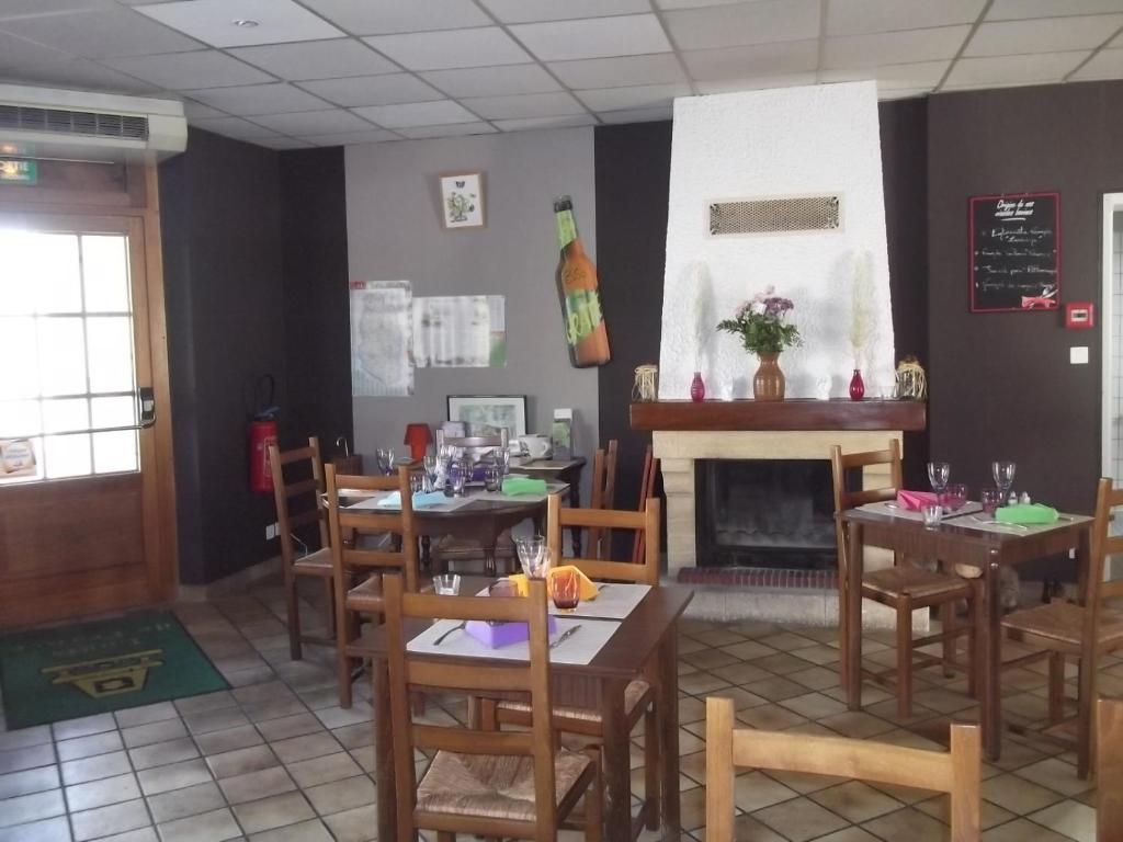 Hotel Des Cotes De Meuse Saint-Maurice-sous-les-Côtes Zewnętrze zdjęcie