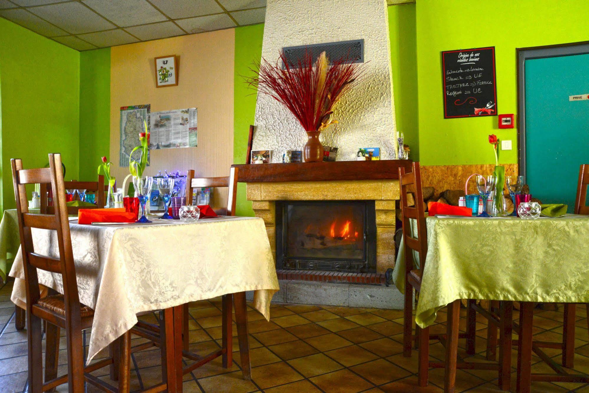 Hotel Des Cotes De Meuse Saint-Maurice-sous-les-Côtes Zewnętrze zdjęcie