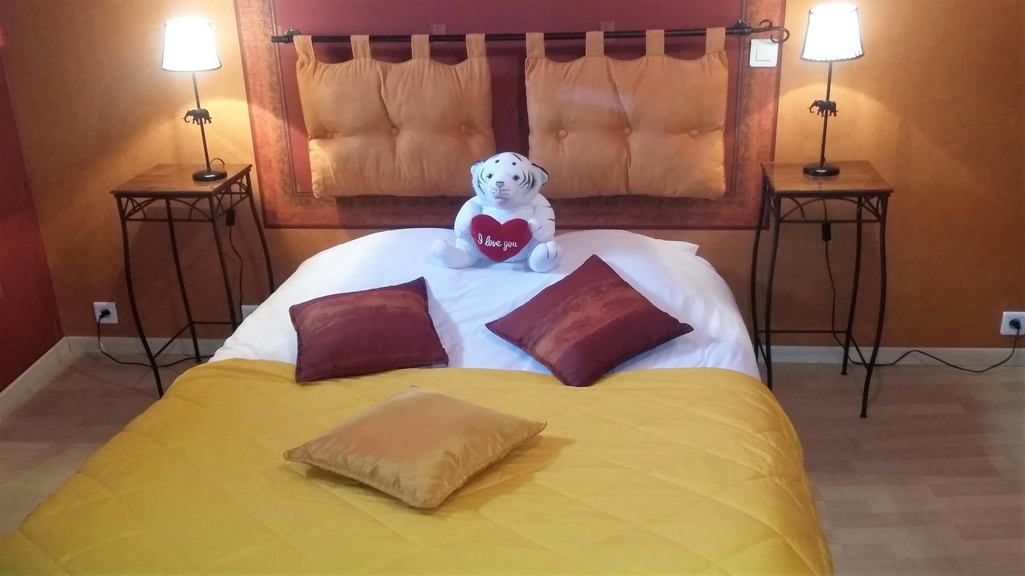 Hotel Des Cotes De Meuse Saint-Maurice-sous-les-Côtes Zewnętrze zdjęcie