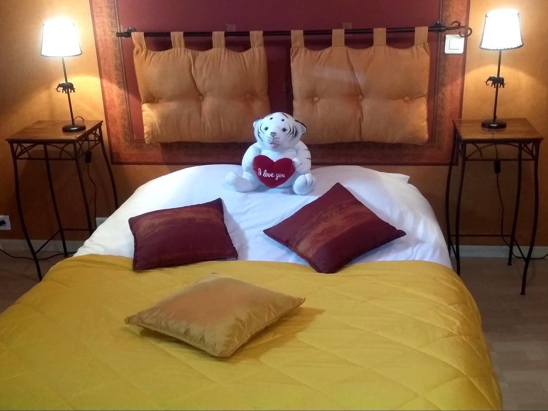 Hotel Des Cotes De Meuse Saint-Maurice-sous-les-Côtes Zewnętrze zdjęcie